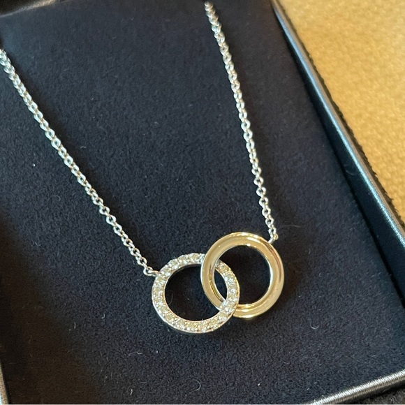 💙Tiffany & Co.💙18k White Gold Diamond Interlocking Circle Necklace - Picture 6 of 12